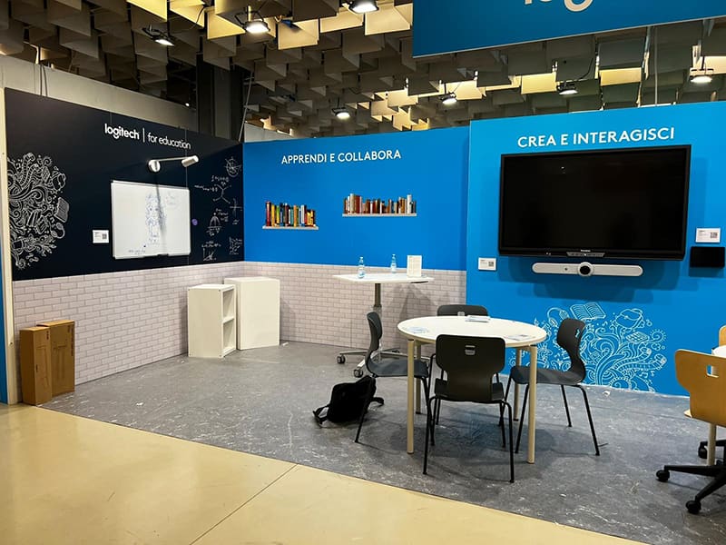 Allestimento sistema di comunicazione visiva in store, eventi, fiere, spazi commerciali
